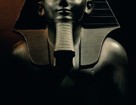 King Khufu: The Pharaoh Behind the Great Pyramid of Giza