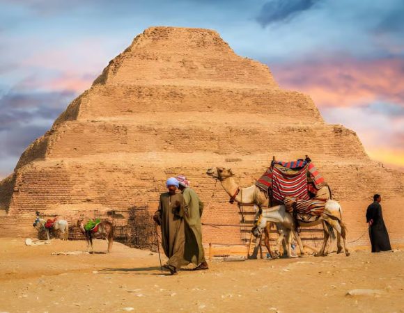 Cairo: Saqqara, Dahshur & Memphis Private Tour with Lunch